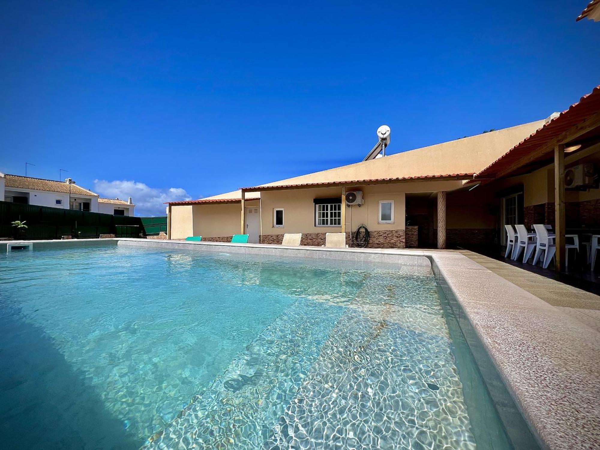 Albufeira Summer Villa 2 With Pool By Homing Bagian luar foto